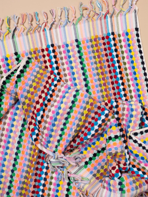 Pom pom bath towel