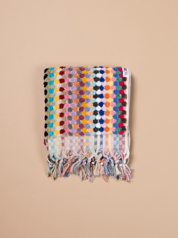 Pom pom bath towel face