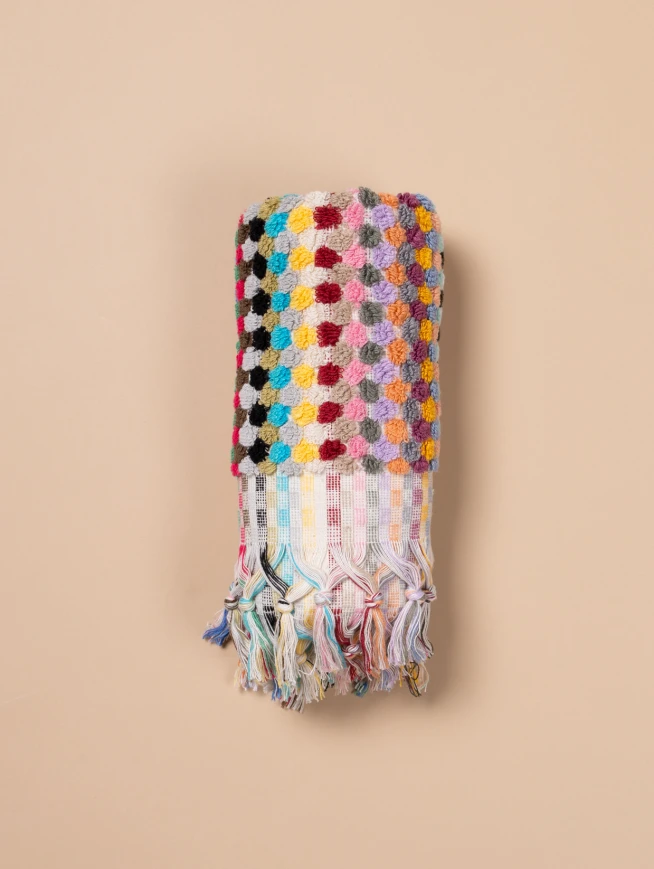 Pom pom bath towel face